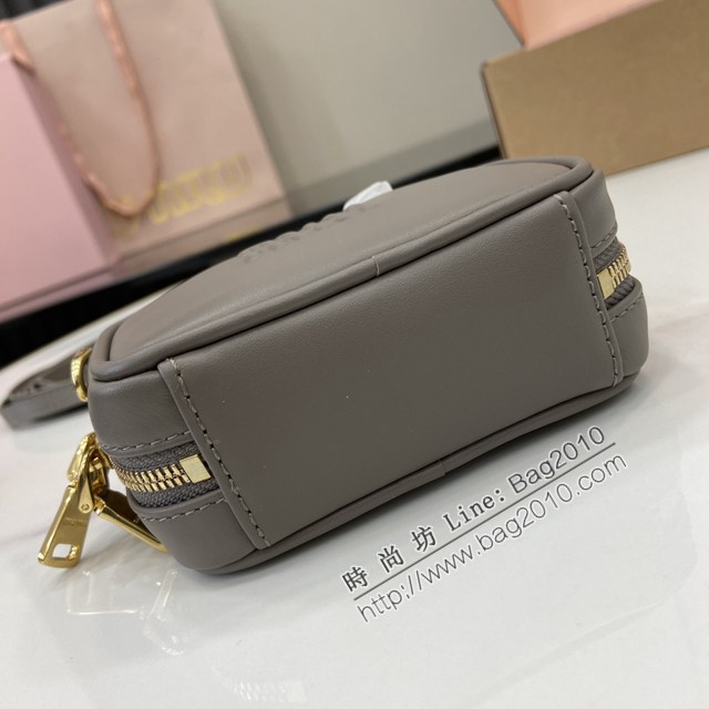 miumiu繆繆專櫃最新款迷你公事包單肩斜挎女包 jh2524型號：5NR036